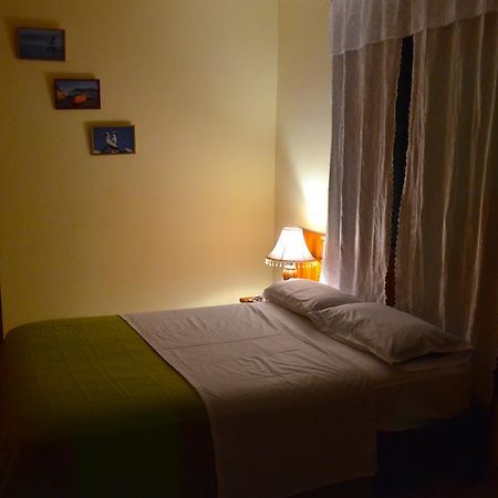 Dolphin House Hotel Пуерто Бакерисо Морено Екстериор снимка