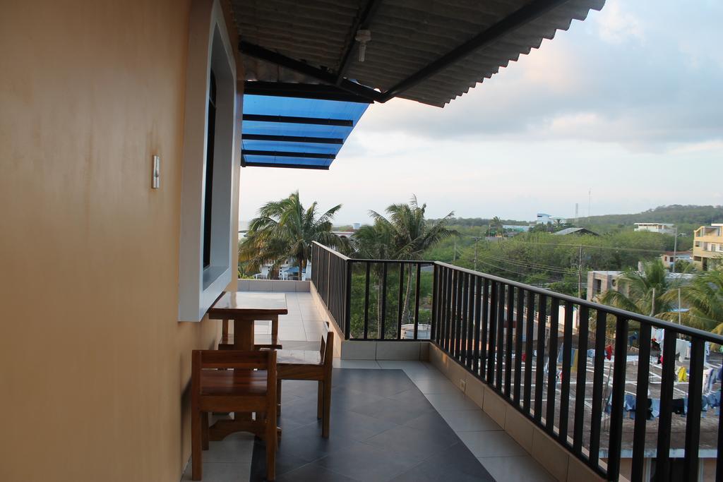 Dolphin House Hotel Пуерто Бакерисо Морено Екстериор снимка