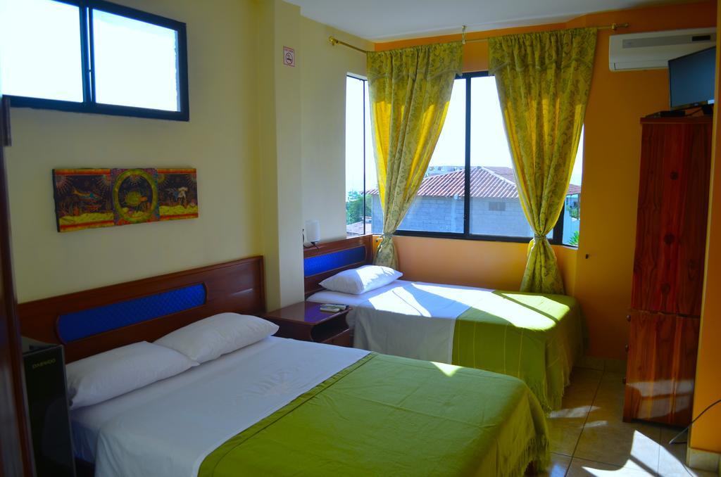 Dolphin House Hotel Пуерто Бакерисо Морено Екстериор снимка