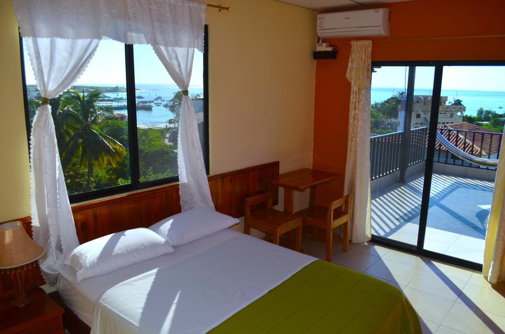 Dolphin House Hotel Пуерто Бакерисо Морено Екстериор снимка