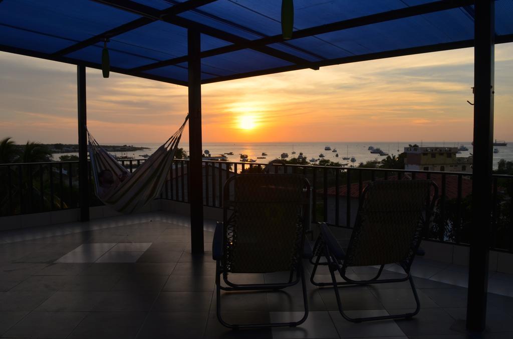 Dolphin House Hotel Пуерто Бакерисо Морено Екстериор снимка
