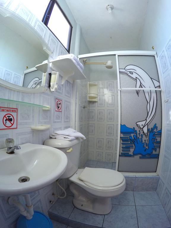 Dolphin House Hotel Пуерто Бакерисо Морено Екстериор снимка