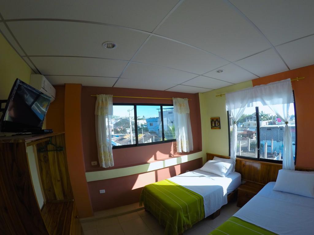 Dolphin House Hotel Пуерто Бакерисо Морено Екстериор снимка